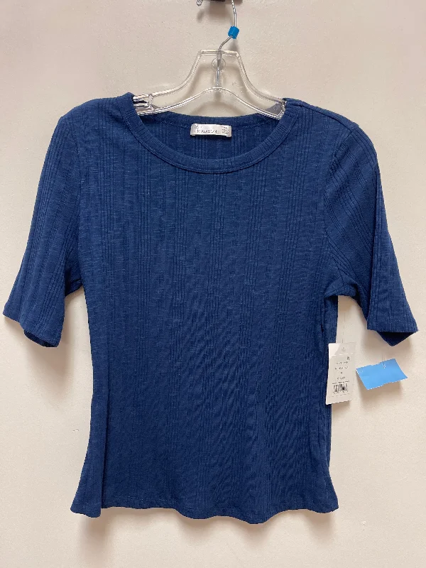 fashionable short sleeve shirt for teens -Top Short Sleeve By 89th And Madison In Blue, Size: M