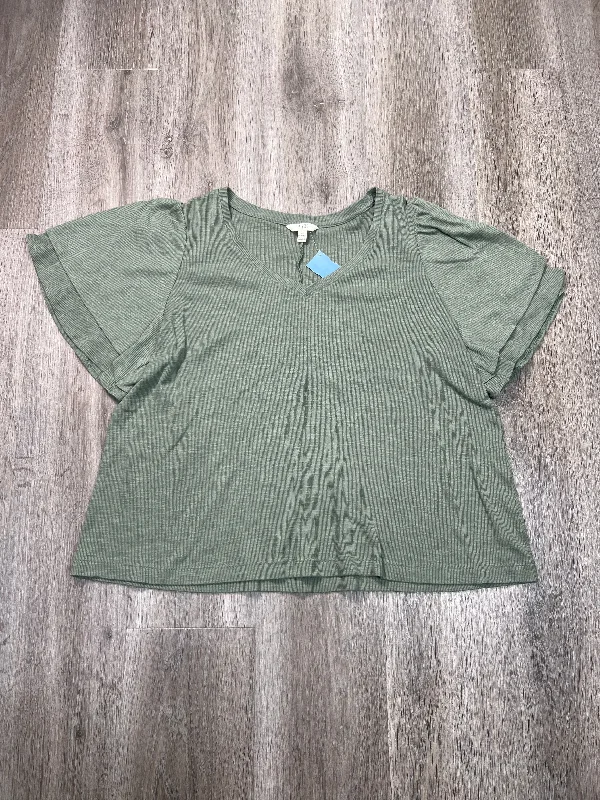 basic short sleeve t-shirt for layering -Top Short Sleeve By Terra & Sky In Green, Size: 1x